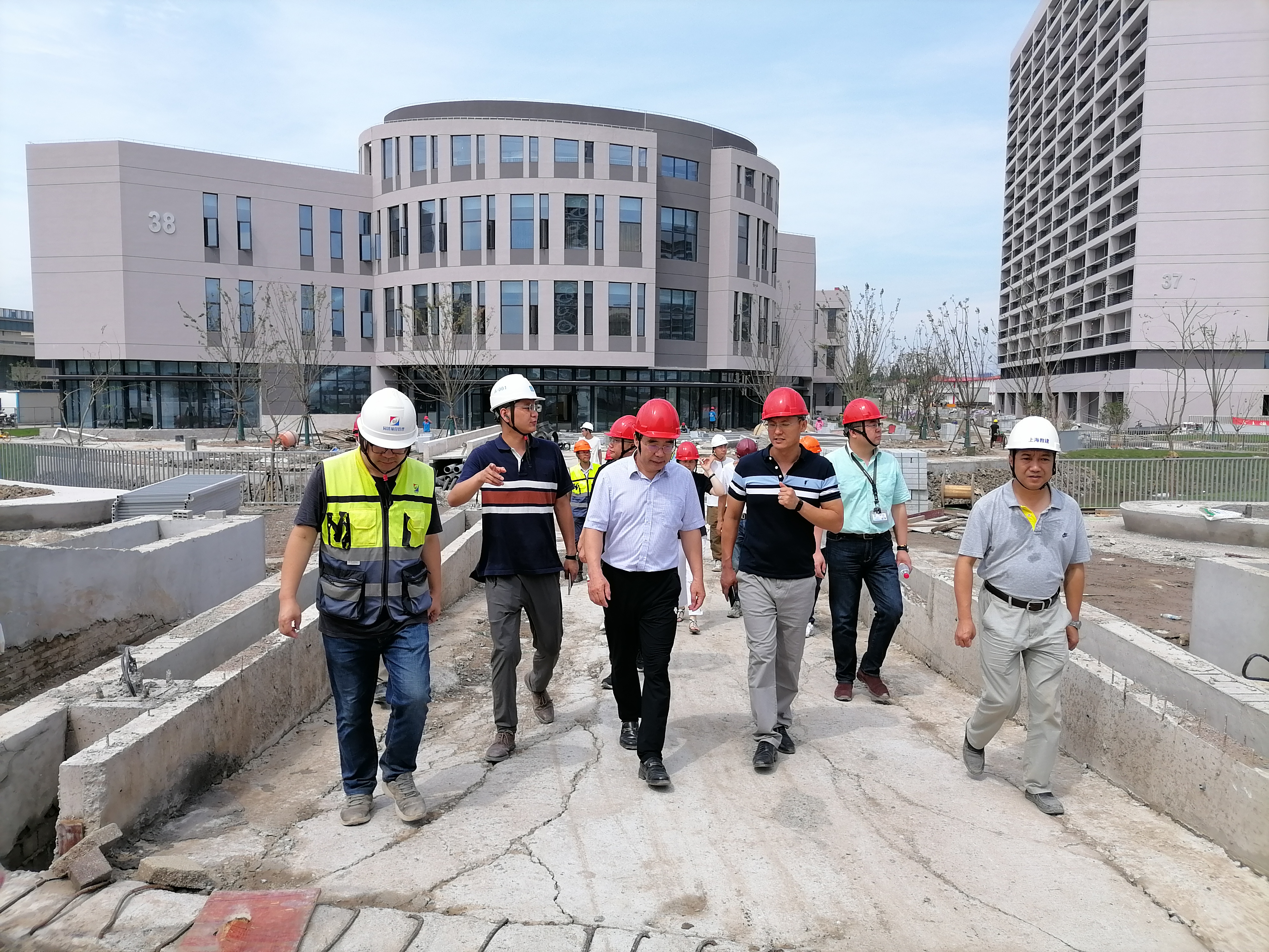 山西华芯半导体晶体材料产业基地二期基建完成